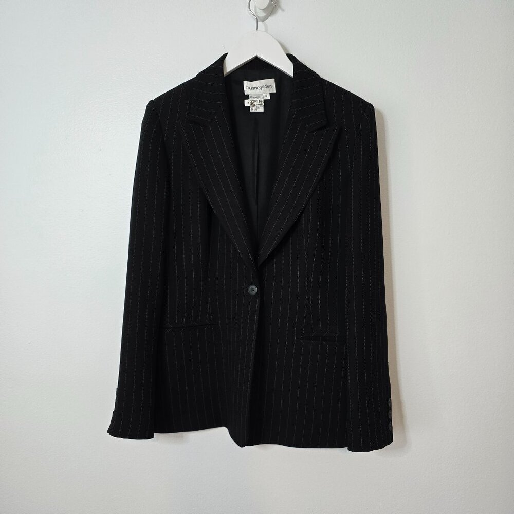 Bloomingdale's Black pinstripe one button blazer Size 8